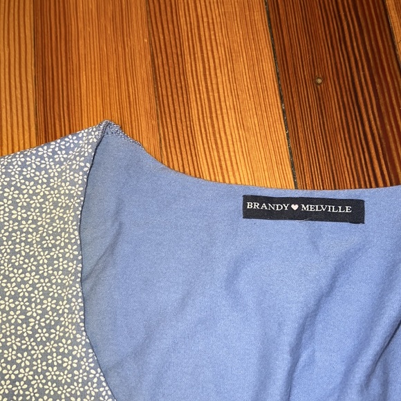 Brandy Melville Cropped Floral Top - Picture 3 of 3